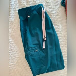 FIGS Zamora Joggers in Carribean Blue